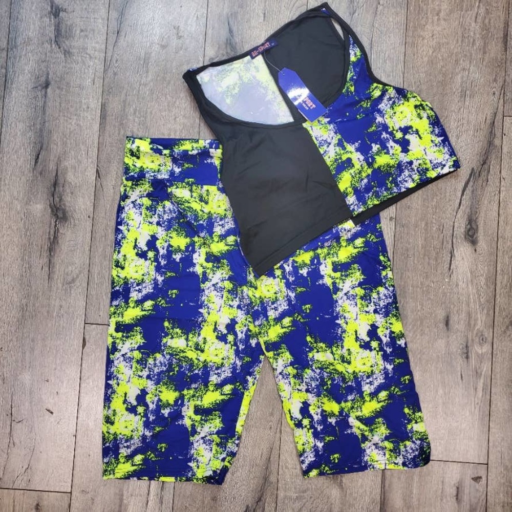 AQ Sport plus size multicolored set top & leggings NWT